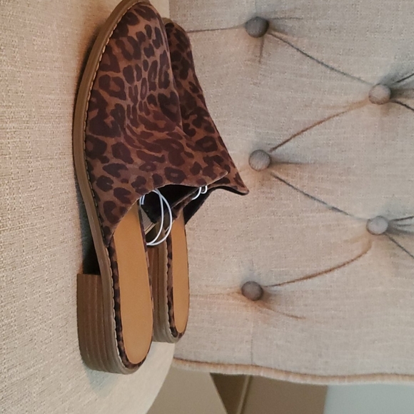 🌺 Cute Slip on Flats - Picture 4 of 4